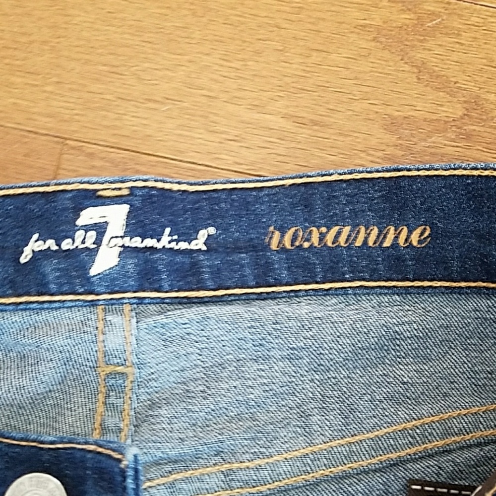 PRICE  ⬇️  7 for all mankind roxanne. Size 26 - Picture 3 of 8